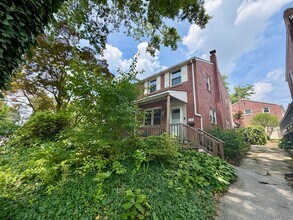 Building Photo - 121 N Bradford Ave