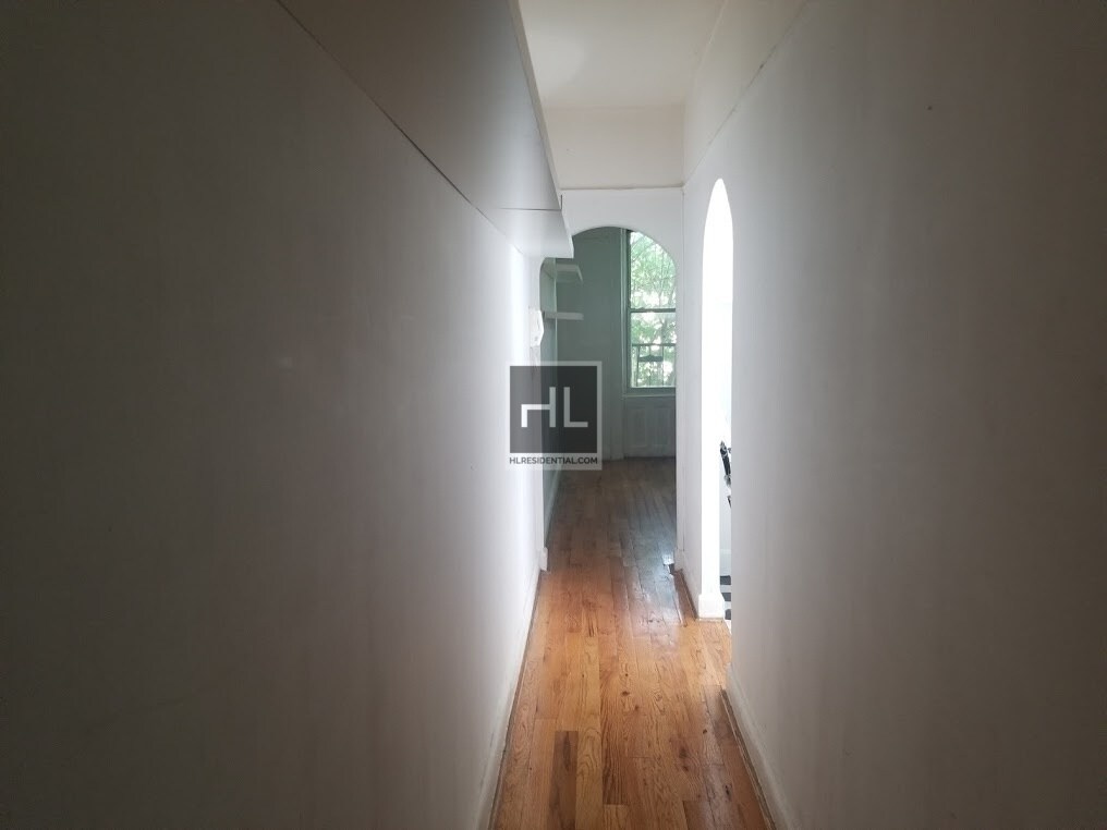 Primary Photo - 56-15 Catalpa Avenue Unit C3