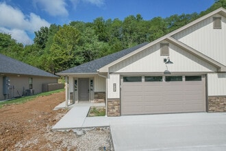 Building Photo - 824 El Dorado Dr