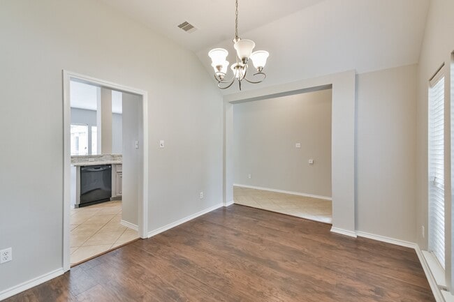 Building Photo - 9623 Wakefield Village Dr
