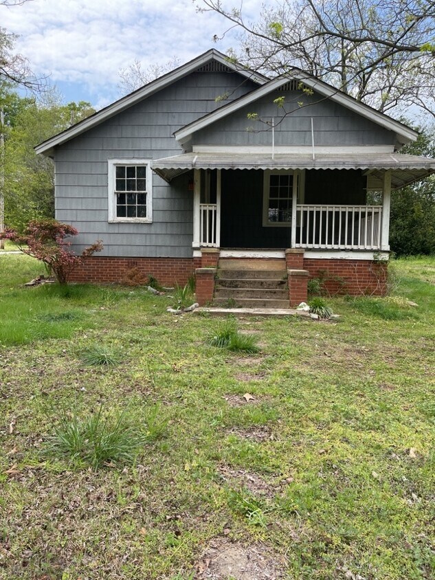 17 Railroad Blvd, Pelzer, SC 29669 House Rental in Pelzer, SC