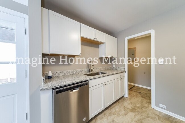 Foto del edificio - 4338 West 229th Street