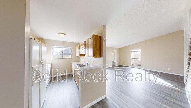 Building Photo - 705 San Gabriel Pl
