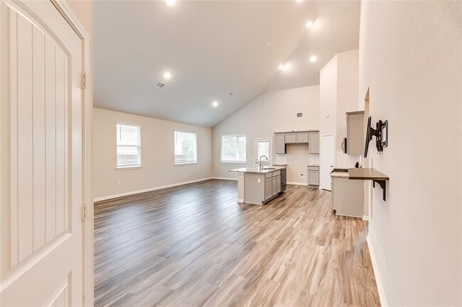 Foto del edificio - 312 Empress Tree Dr