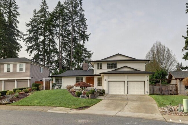 Building Photo - Spacious 4 Bedroom/3ba Bath Bellevue Home Available Now!