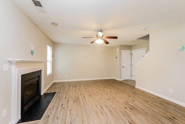 Building Photo - 1028 Quinlan Dr
