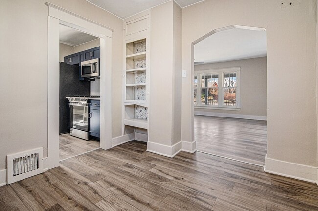 Foto del edificio - Modern Remodel with Classic Charm in Prime SoBo Location