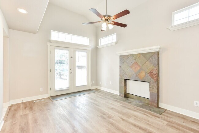 Building Photo - 4778 S Hanauer St
