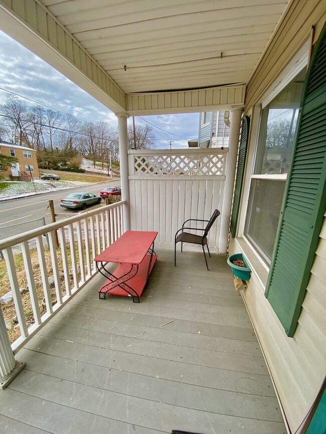 Building Photo - 3034 Glenway Ave