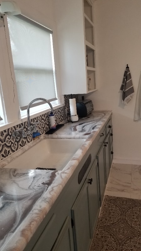 Building Photo - 362-364 W St Charles St