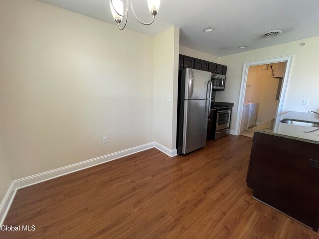 Foto del edificio - 74 Weibel Ave