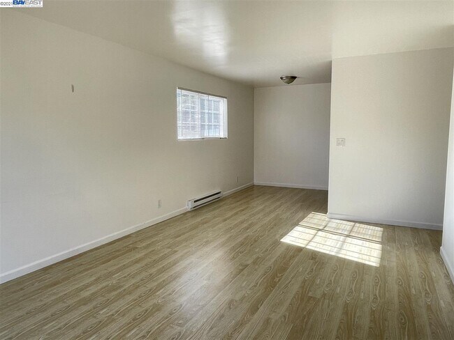 Building Photo - 1332 Palos Verdes Dr