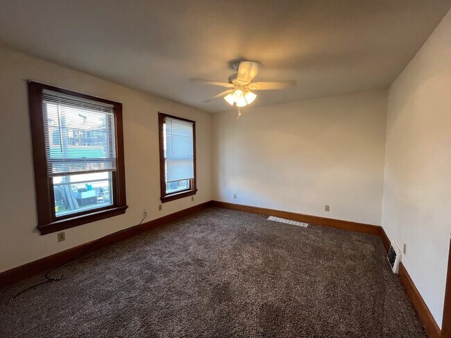 Foto del edificio - 917 E Johnson St