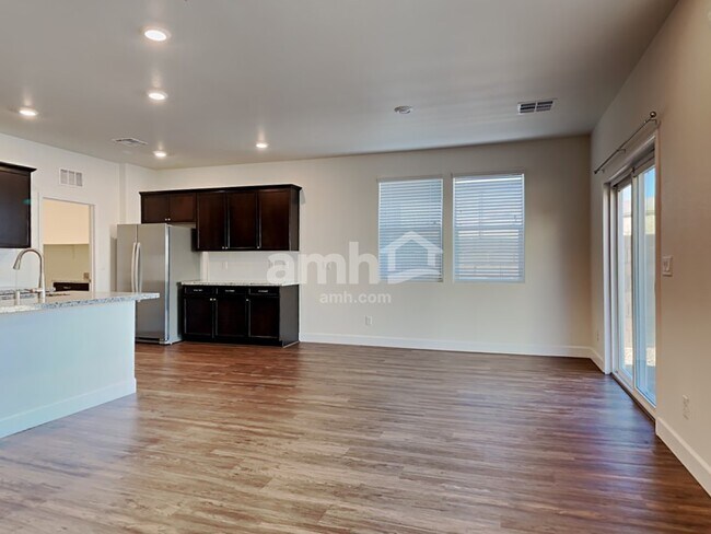 Building Photo - 4739 Tree Swing Street
