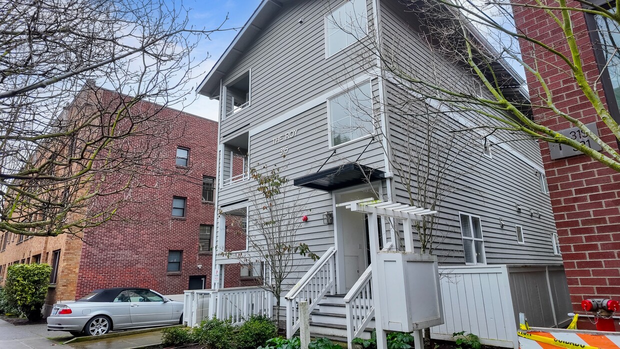 Primary Photo - Modern Apartments in Prime Queen Anne Loca...