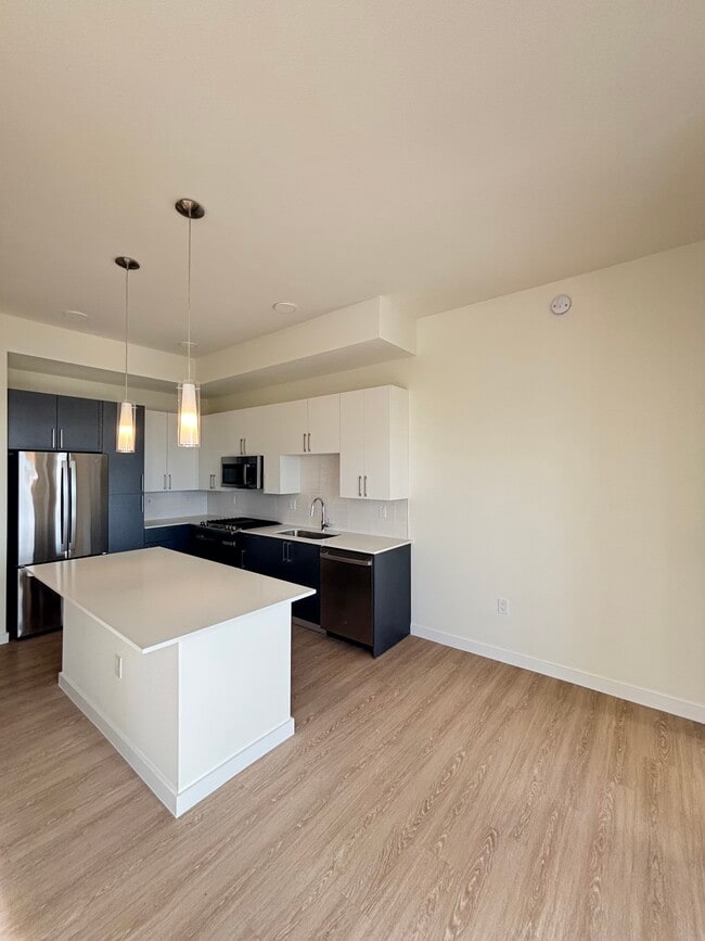 Building Photo - 19550 NE 26th Ave