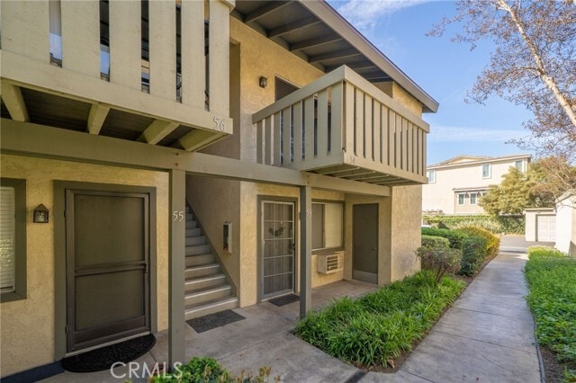 Building Photo - 960 E Bonita Ave