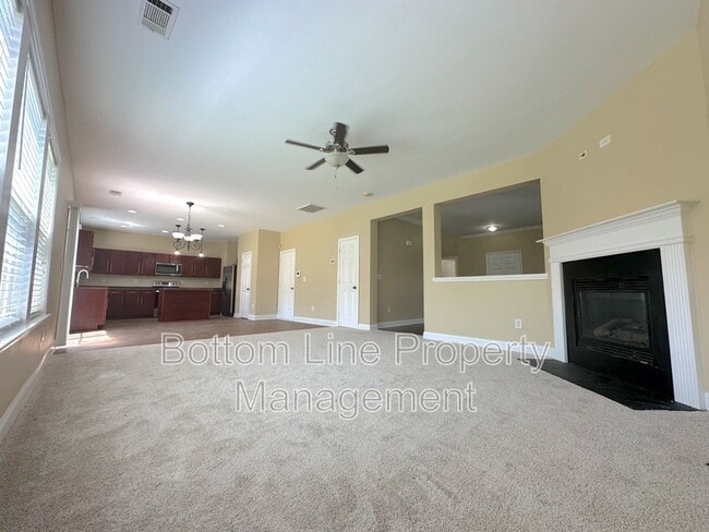 Building Photo - 6223 Woodland Commons Dr