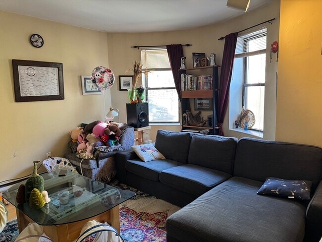 Building Photo - 20 Linwood St