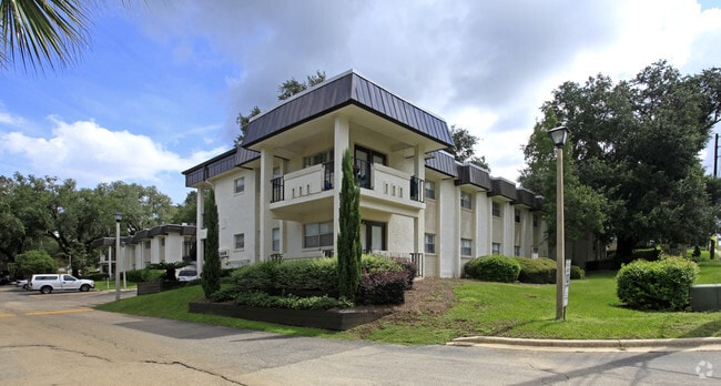 Building Photo - Rolling Hills Apartments