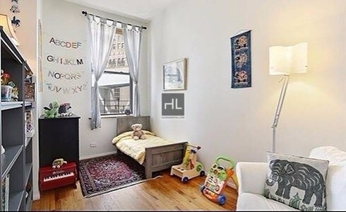 Building Photo - 560 State St