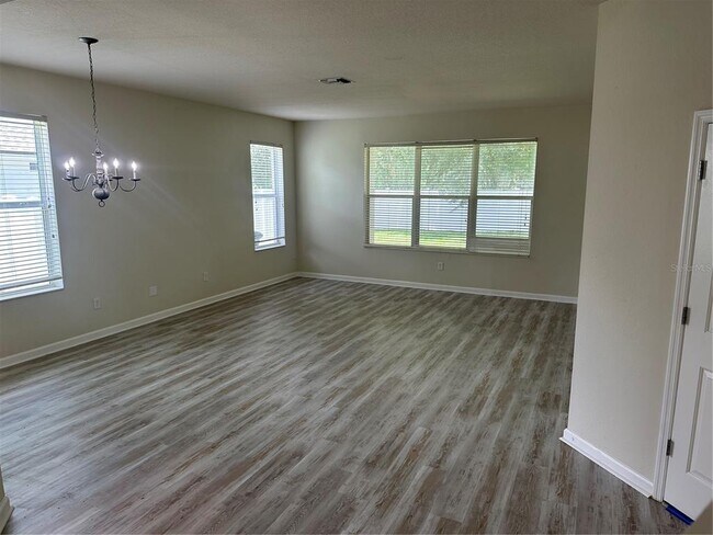 Building Photo - 5097 SW 40th Pl