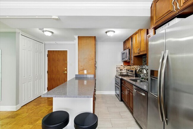 Foto del edificio - 730 24th St NW