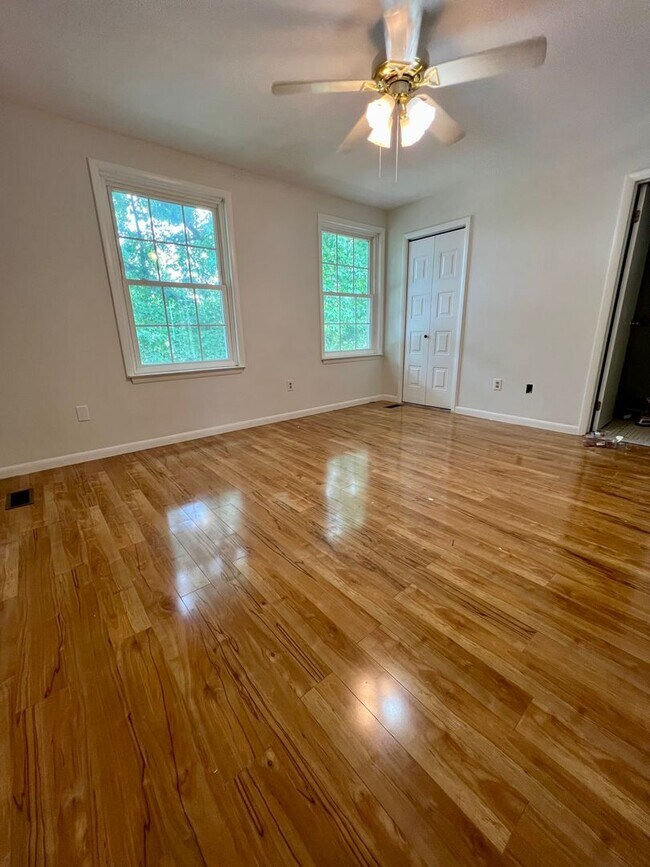 Building Photo - Gorgeous 3-Bedroom Townhome in Downingtown...