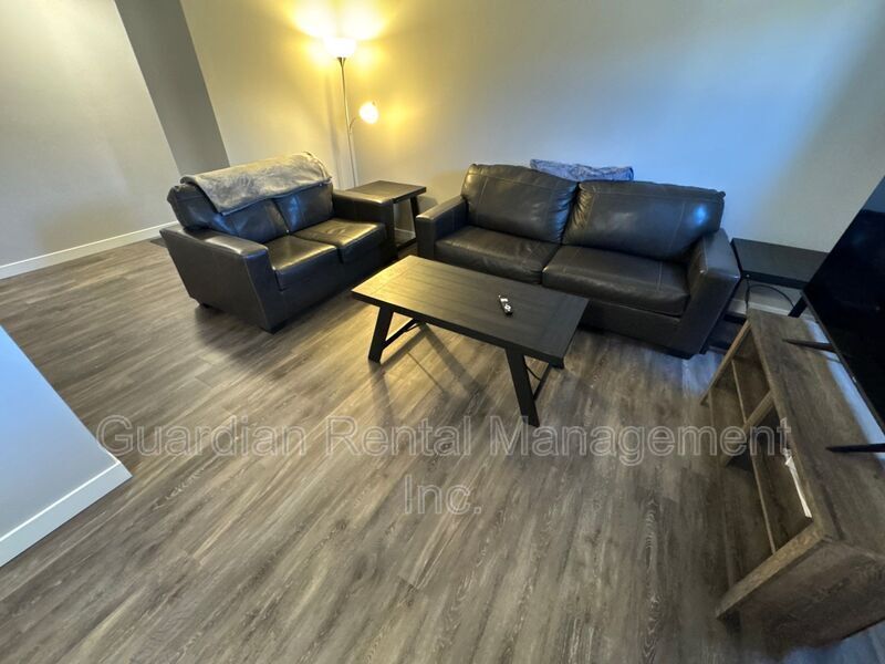 Primary Photo - 117 Centennial Dr