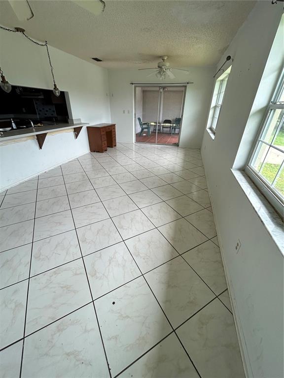 Foto del edificio - 2419 San Luis Rd