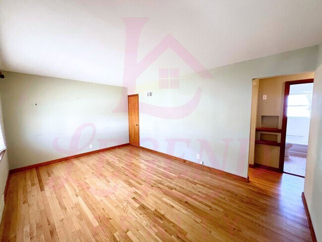 Foto del edificio - COMING SOON!  Adorable 2 Bedroom Home In Valley Park!  No Showings Until After 6/1!