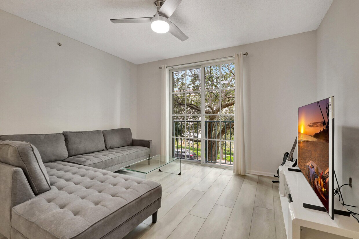 Primary Photo - 630 S Sapodilla Ave