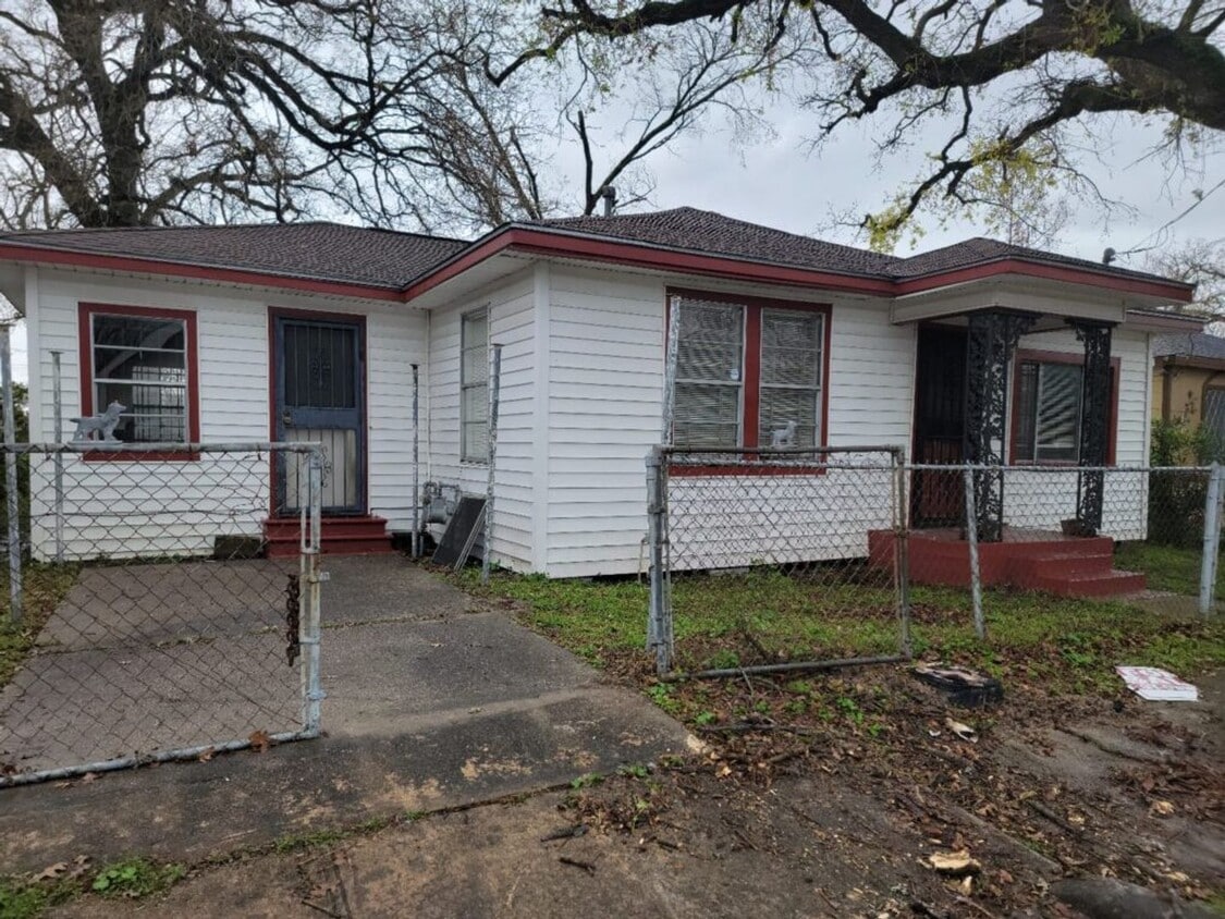 Primary Photo - Charming 3 Bedroom Single Family in Houston