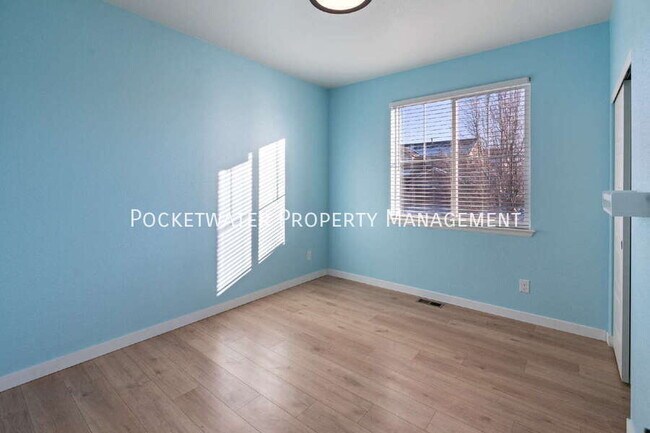 Foto del edificio - 5019 Thistle Dr