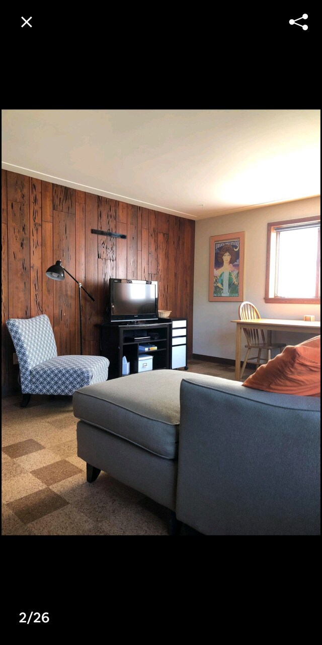 Building Photo - Private Guest Apartment