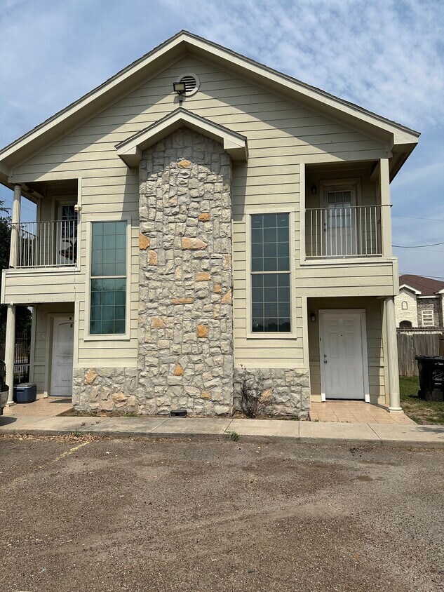 Vista frontal - 1020 Jesse St