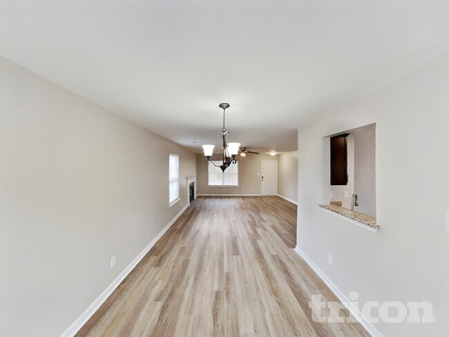 Foto del edificio - 301 Bedford Park Dr