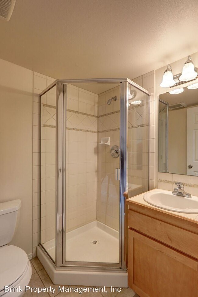 3 br, 2.5 bath House 8840A Midvale Ave N House Rental in Seattle