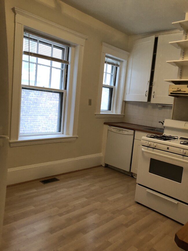 Kitchen - 94 Naples Rd