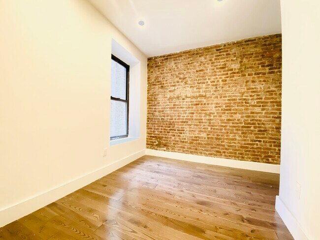 Building Photo - 4 St Nicholas Ter