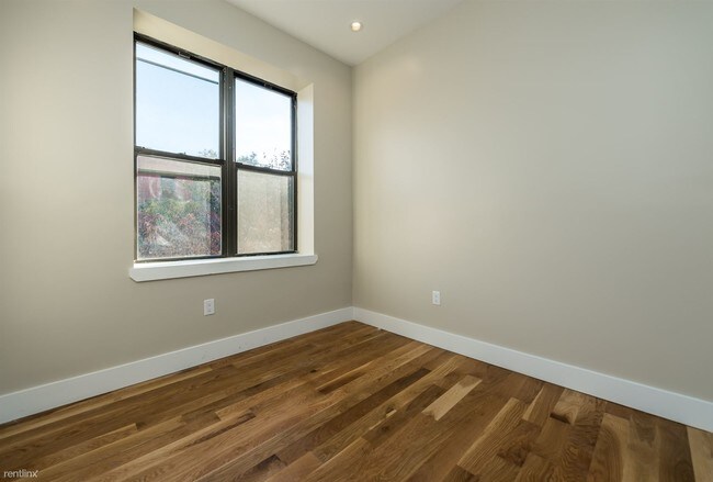 Building Photo - 593 Myrtle Ave