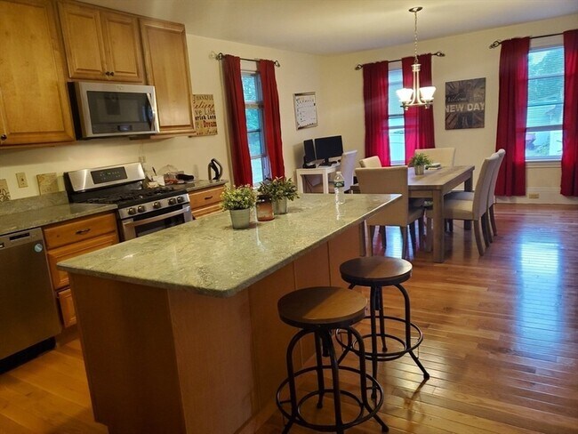 Foto del edificio - 9 White Pond Rd