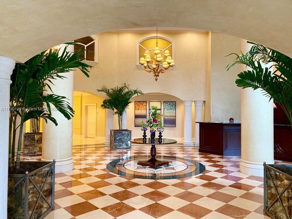 Foto principal - 20000 E Country Club Dr
