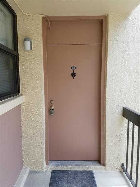 Foto del edificio - 8433 Forest Hills Dr