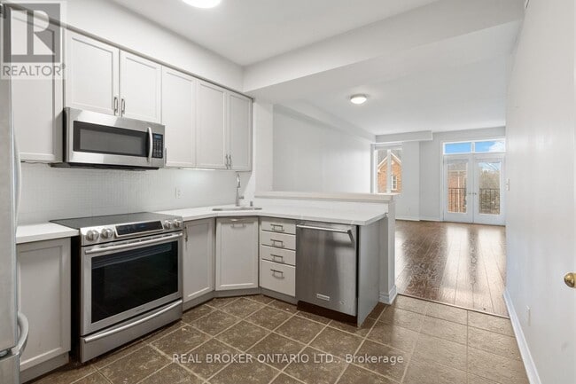 Photo du bâtiment - 3531 Lake Shore Blvd W