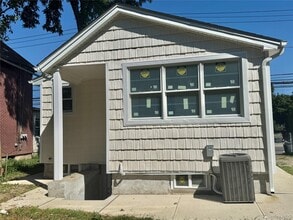 Building Photo - 98 Steamboat Rd