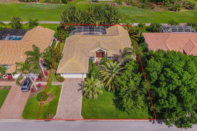 Building Photo - 1736 SW Mockingbird Dr