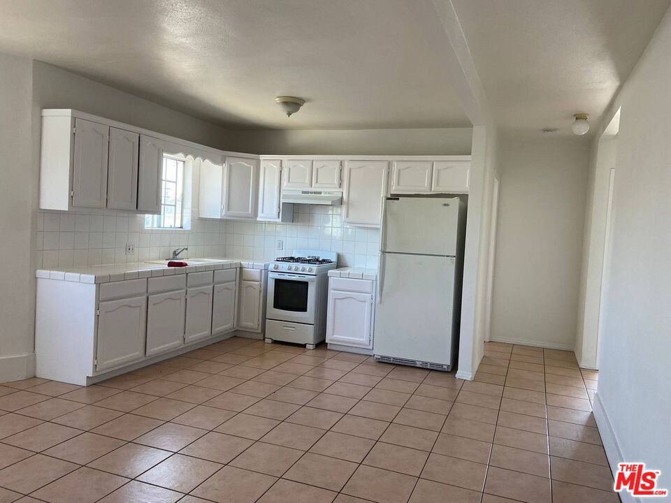 Primary Photo - 158 W Ave 26
