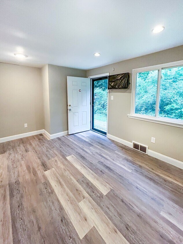 Foto principal - 114 McLaughlin Rd