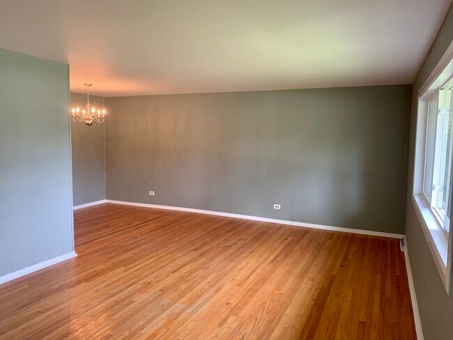Living Room / Dining Room - 475 Berkshire Ln